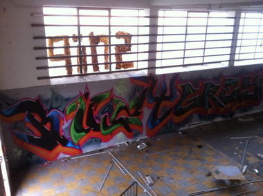 Graffiti Wall - Photo by hoodflows73