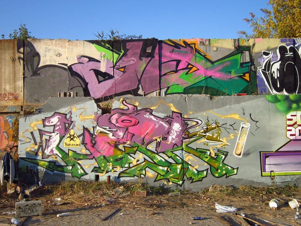 Graffiti Wall - Photo by hopa