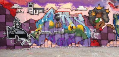 Graffiti Wall - Photo by hoschie - nofuturekids (2016)