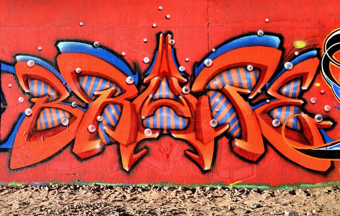 Graffiti Wall - Photo by huckleMary - mary, hucklemary, lemacs (2012)