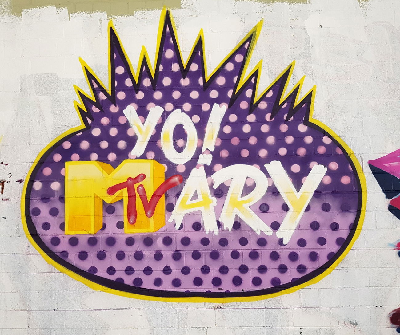 Graffiti Wall - Photo by huckleMary - yo, mary, hucklemary (2018)