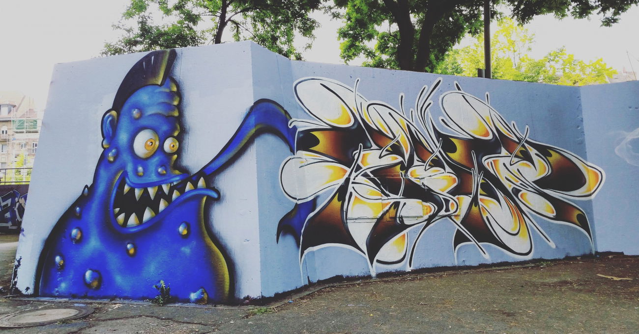Graffiti Wall in Mannheim - Photo by huckleMary - hucklemary, perez, mary (2016)
