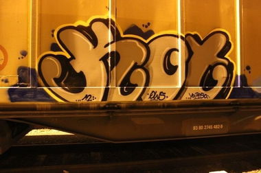 Graffiti Train in Germany - Photo by iPuke - hmb, qws, duisburg