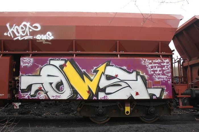 Graffiti Train in Germany - Photo by iPuke - hmb, qws, duisburg