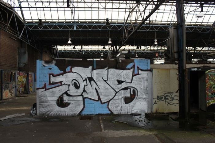 Graffiti Bombing in Germany - Photo by iPuke - hmb, qws, duisburg