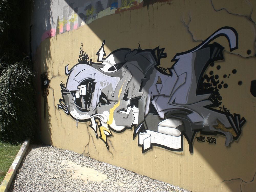 Graffiti Wall in Germany - Photo by iPuke - hmb, qws, duisburg