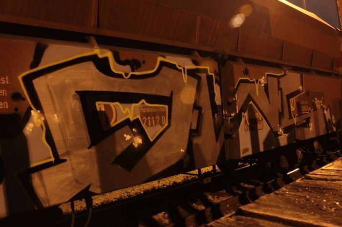 Graffiti Train in Germany - Photo by iPuke - hmb, qws, duisburg