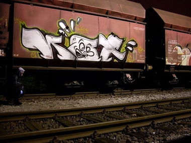 Graffiti Train in Germany - Photo by iPuke - hmb, qws, duisburg