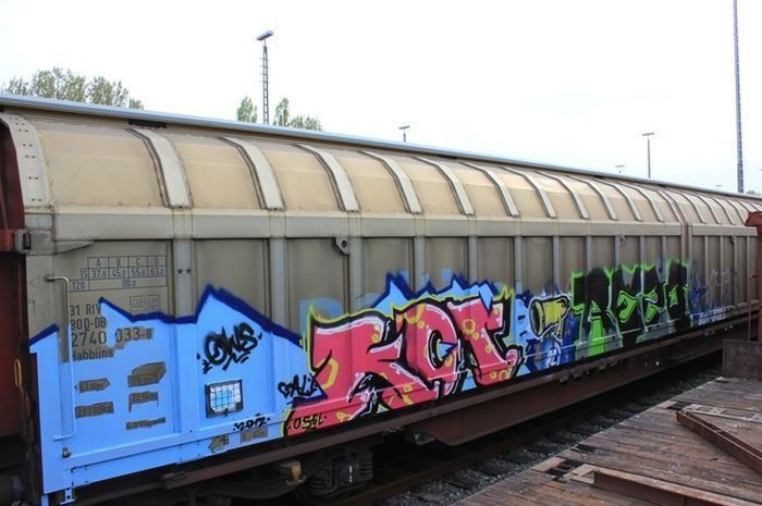 Graffiti Train in Germany - Photo by iPuke - hmb, qws, duisburg