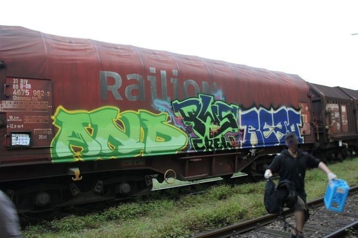 Graffiti Train in Germany - Photo by iPuke - hmb, qws, duisburg