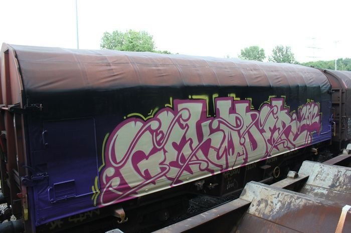 Graffiti Train in Germany - Photo by iPuke - hmb, qws, duisburg