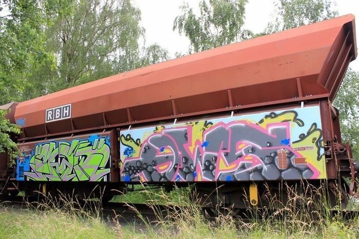 Graffiti Train in Germany - Photo by iPuke - hmb, qws, duisburg