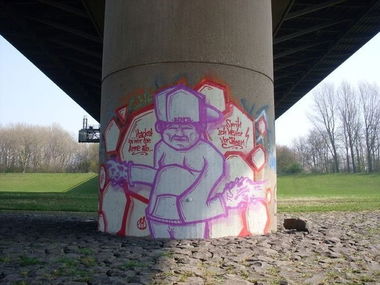 Graffiti Bombing in Germany - Photo by iPuke
