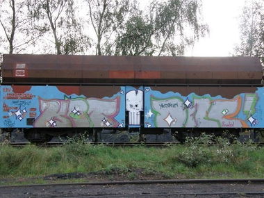 Graffiti Train in Germany - Photo by iPuke - hmb, qws, duisburg