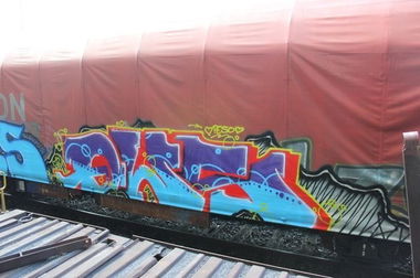 Graffiti Train in Germany - Photo by iPuke - hmb, qws, duisburg