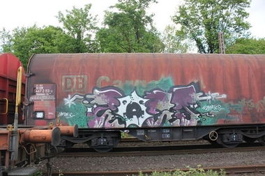 Graffiti Train in Germany - Photo by iPuke - hmb, qws, duisburg
