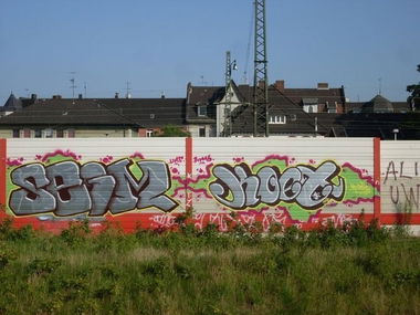 Graffiti Bombing in Germany - Photo by iPuke - hmb, qws, duisburg
