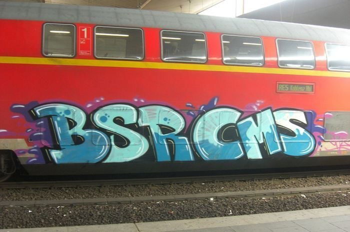 Graffiti Train in Germany - Photo by iPuke - hmb, qws, duisburg