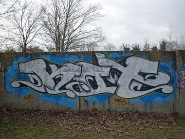 Graffiti Bombing in Germany - Photo by iPuke - hmb, qws, duisburg