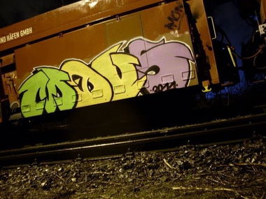 Graffiti Train in Germany - Photo by iPuke - hmb, qws, duisburg