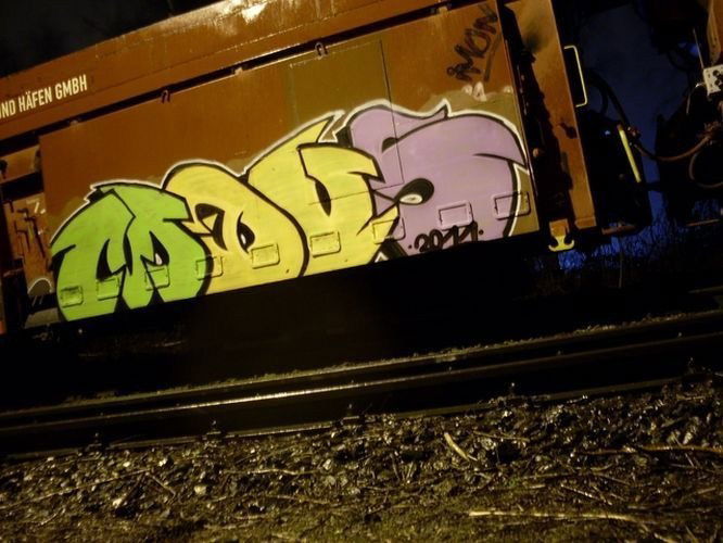 Graffiti Train in Germany - Photo by iPuke - hmb, qws, duisburg