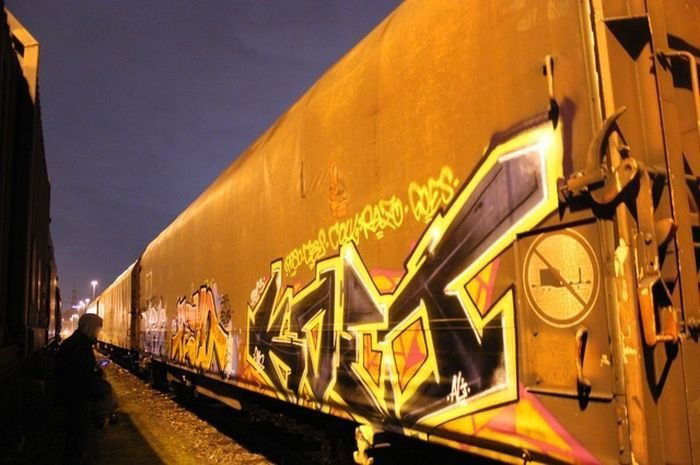 Graffiti Train in Germany - Photo by iPuke - hmb, qws, duisburg