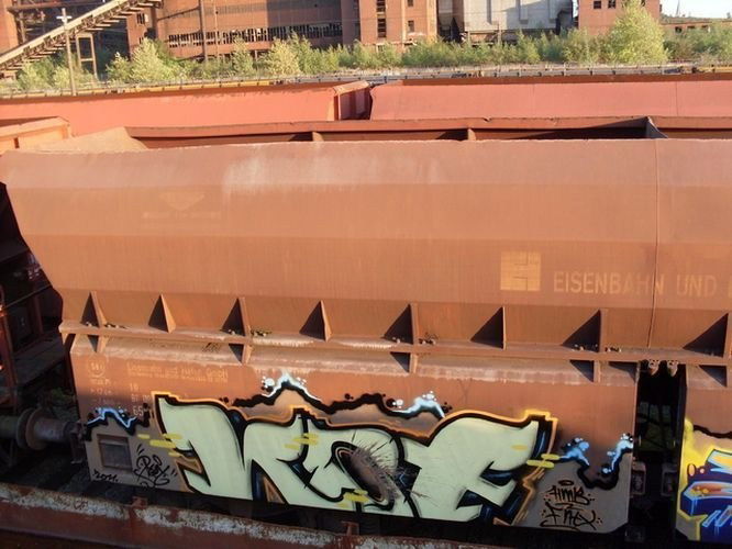 Graffiti Train in Germany - Photo by iPuke - hmb, qws, duisburg