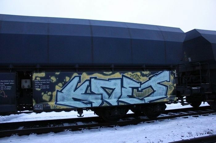Graffiti Train in Germany - Photo by iPuke - hmb, qws, duisburg