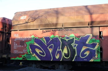 Graffiti Train in Germany - Photo by iPuke - hmb, qws, duisburg