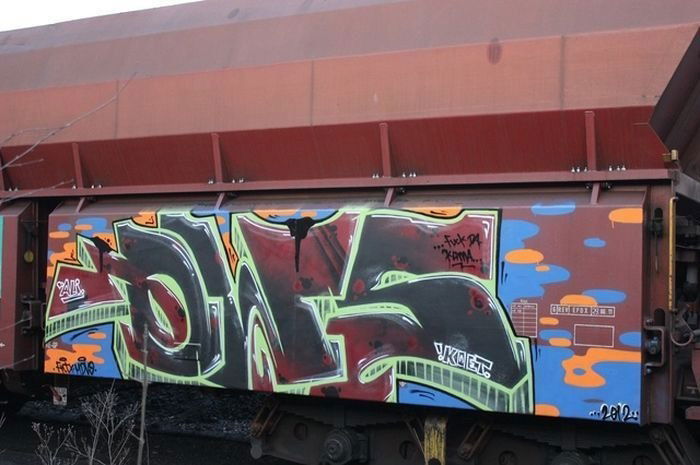 Graffiti Train in Germany - Photo by iPuke - hmb, qws, duisburg