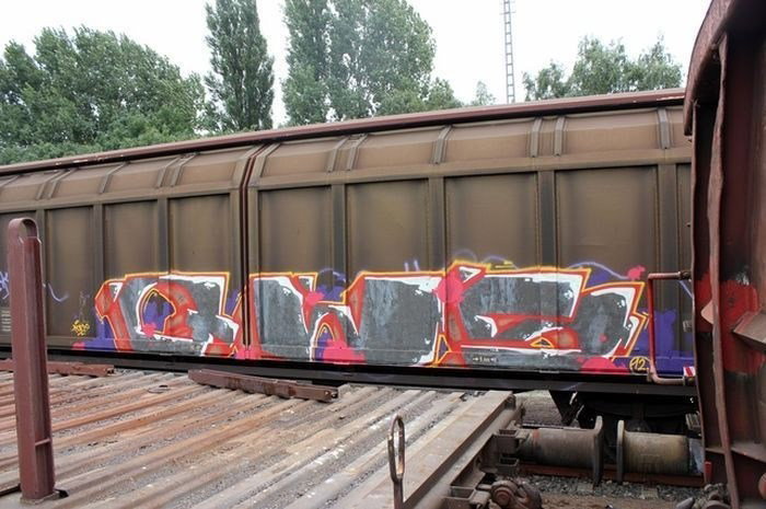 Graffiti Train in Germany - Photo by iPuke - hmb, qws, duisburg
