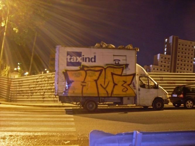 Graffiti Bombing in Germany - Photo by iPuke - hmb, qws, duisburg
