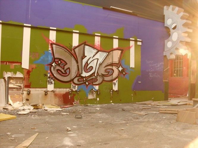 Graffiti Bombing in Germany - Photo by iPuke - hmb, qws, duisburg
