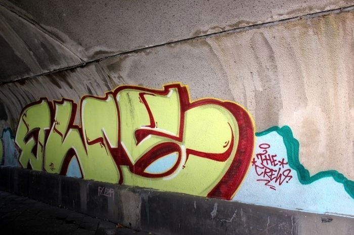 Graffiti Bombing in Germany - Photo by iPuke - hmb, qws, duisburg
