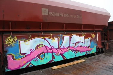 Graffiti Train in Germany - Photo by iPuke - hmb, qws, duisburg