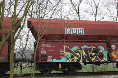 Graffiti Train in Germany - Photo by iPuke - hmb, qws, duisburg