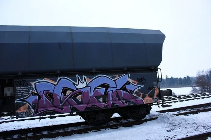 Graffiti Train in Germany - Photo by iPuke - hmb, qws, duisburg