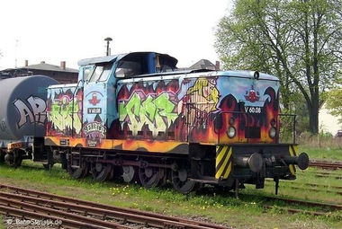 Graffiti Train in Germany - Photo by iPuke - hmb, qws, duisburg