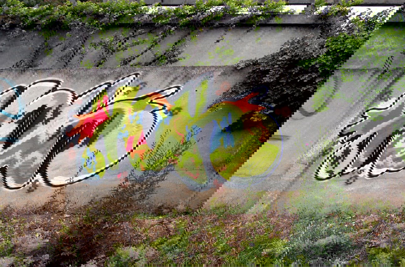 Graffiti Bombing in Constan?a - Photo by iammok1 (2012)