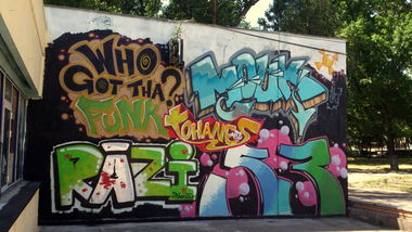 Graffiti Wall in Constanta - Photo by iammok1 - "mouk", "been", "razi" (2013)