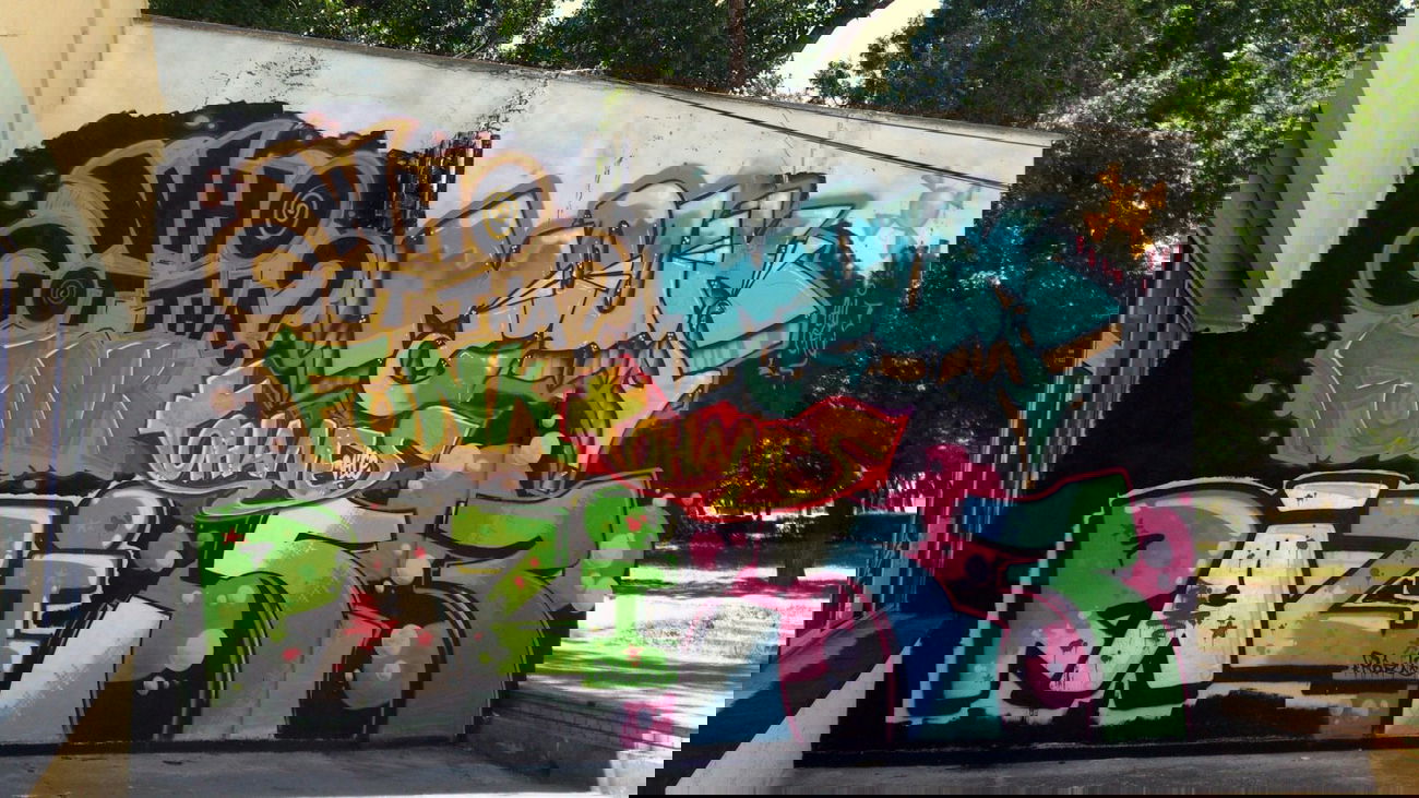 Graffiti Wall in Constanta - Photo by iammok1 - "mouk", "been", "razi" (2013)