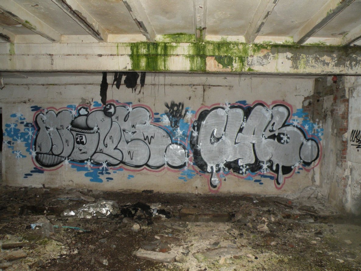 Graffiti Wall in Bucure?ti - Photo by iammok1 - 'mouk', 'clas', 'you' (2014)