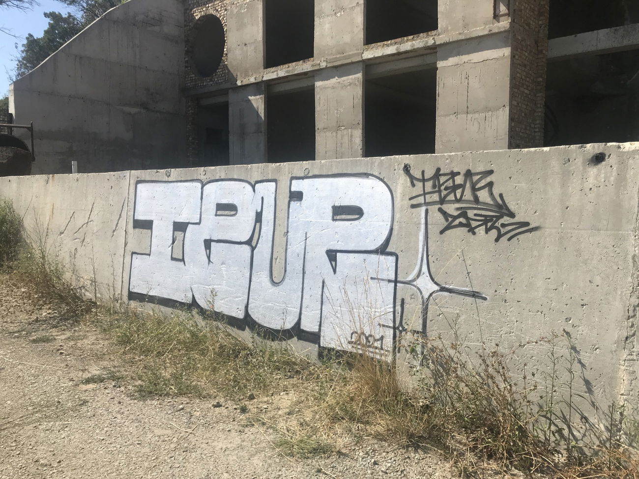 Graffiti Bombing in Russia - Photo by ievr (2021)