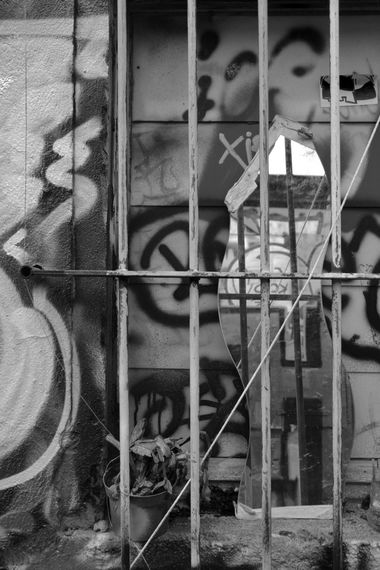 Graffiti Artwork - Photo by iltis