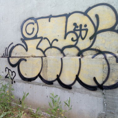 Graffiti Wall - Photo by imes