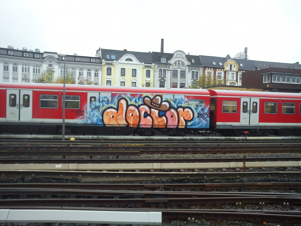 Graffiti Train - Photo by inittowinit - doctor (2013)