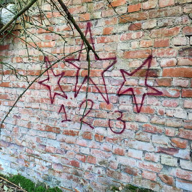 Graffiti Wall - Photo by inspektoruchu - zwwbsc