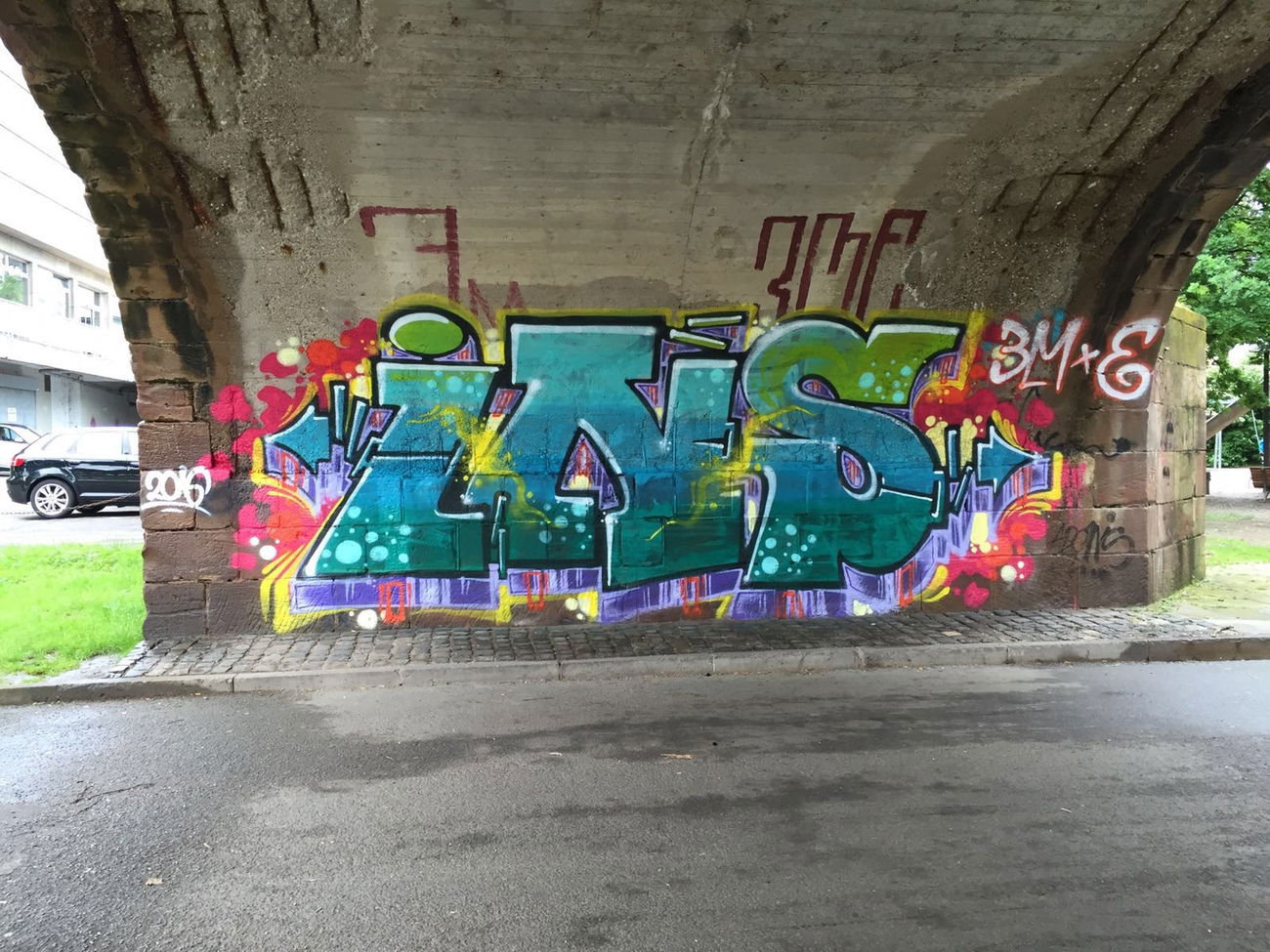 Graffiti Wall - Photo by insvnez