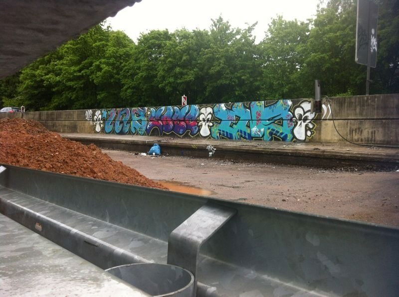 Graffiti Wall - Photo by insvnez (2013)