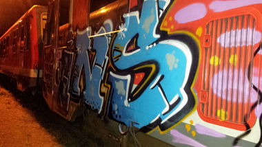 Graffiti Train - Photo by insvnez